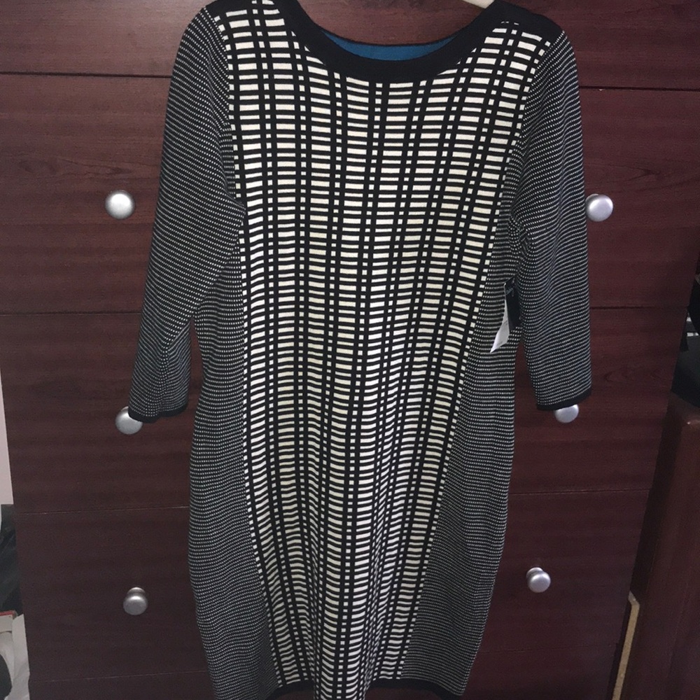 Gabby Skye Midi Dress